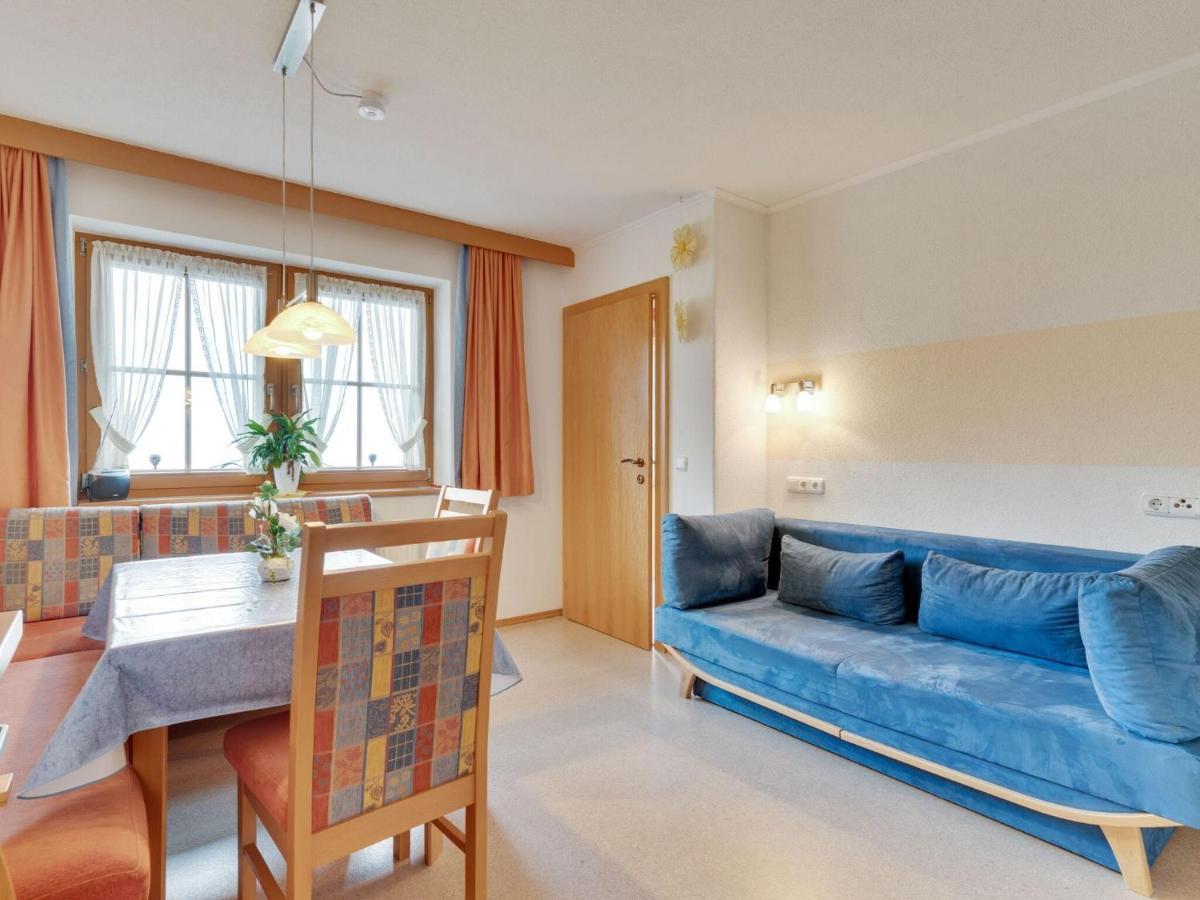 Quaint Apartment In Hainzenberg Near Horbergbahn Exterior photo