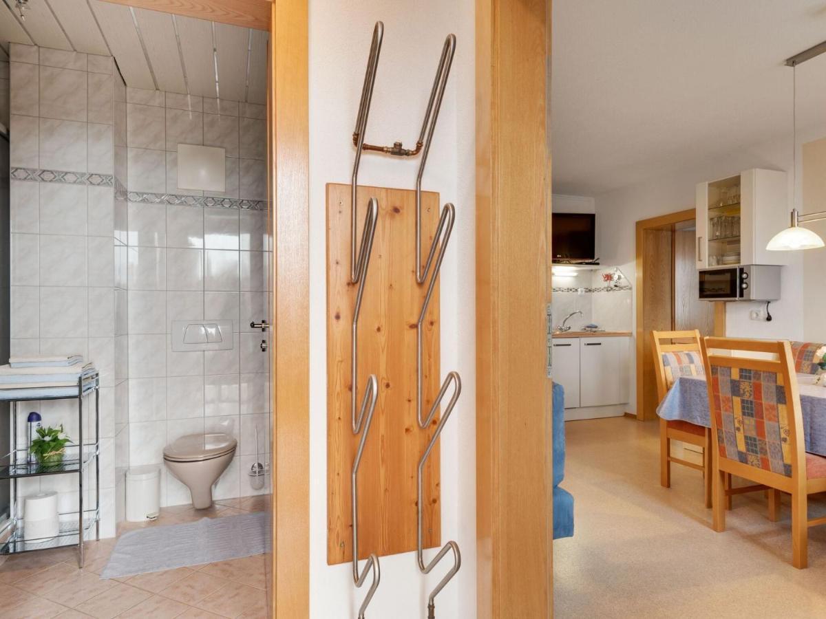 Quaint Apartment In Hainzenberg Near Horbergbahn Exterior photo
