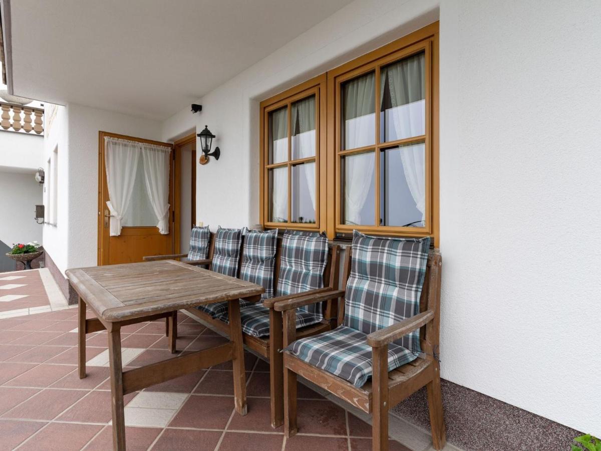 Quaint Apartment In Hainzenberg Near Horbergbahn Exterior photo