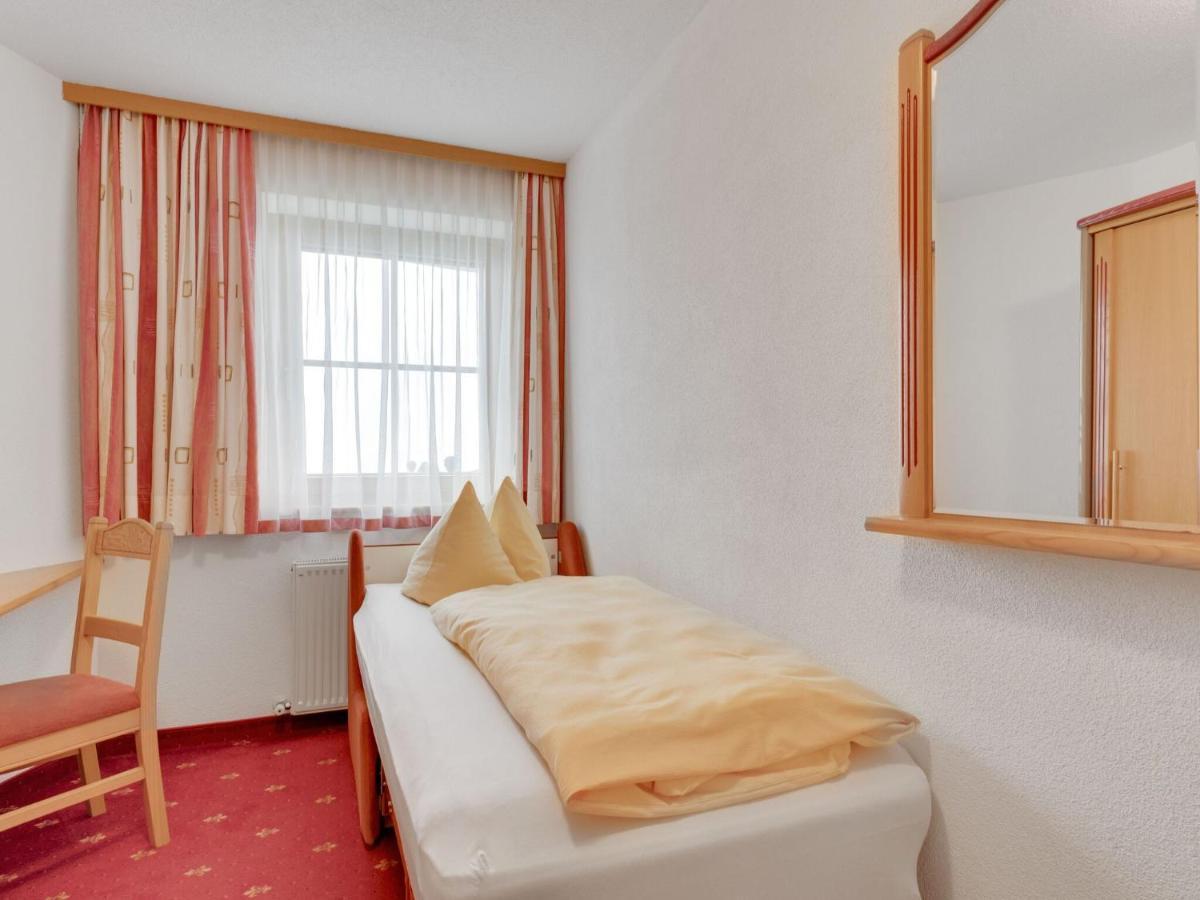 Quaint Apartment In Hainzenberg Near Horbergbahn Exterior photo