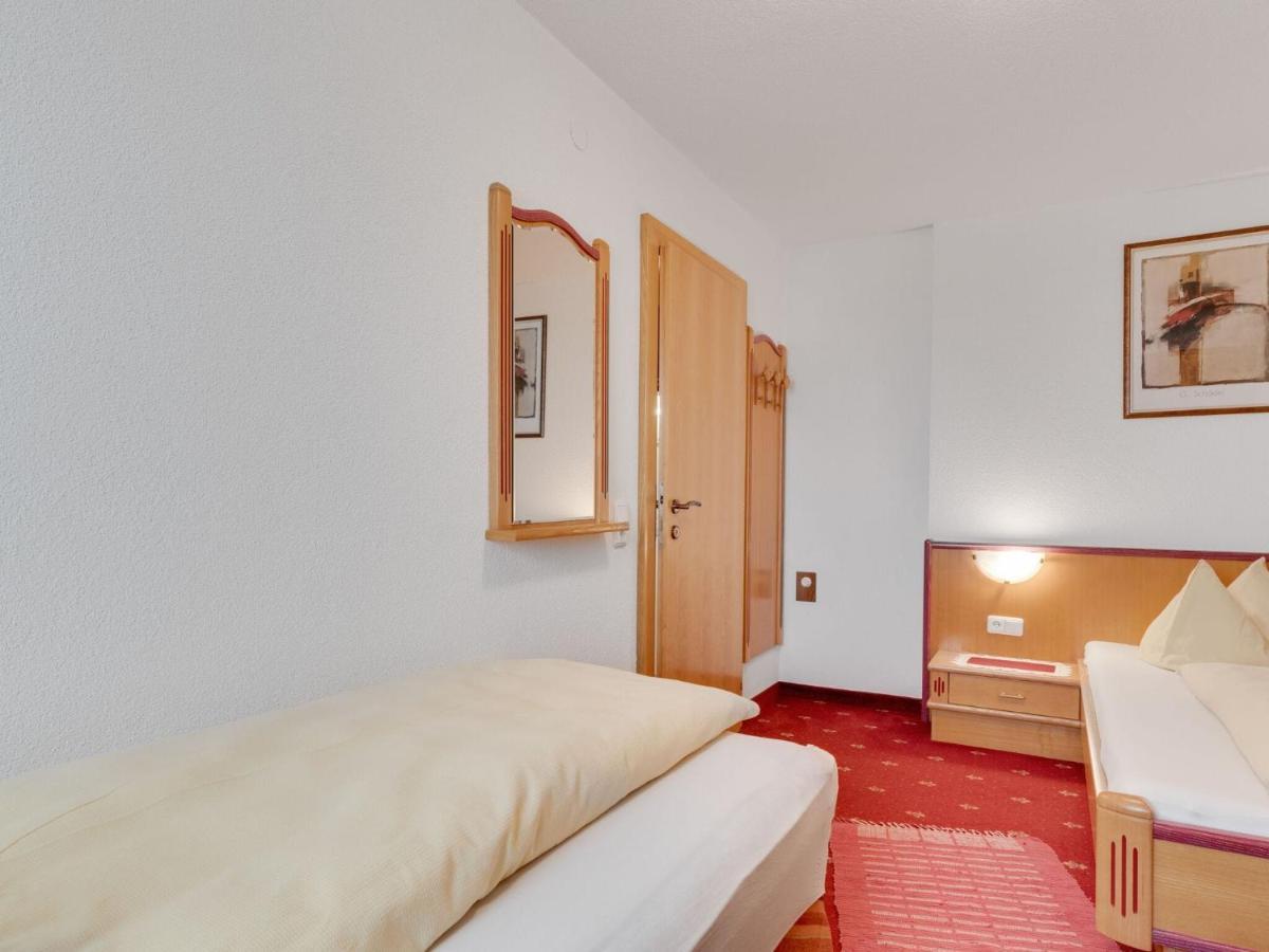 Quaint Apartment In Hainzenberg Near Horbergbahn Exterior photo